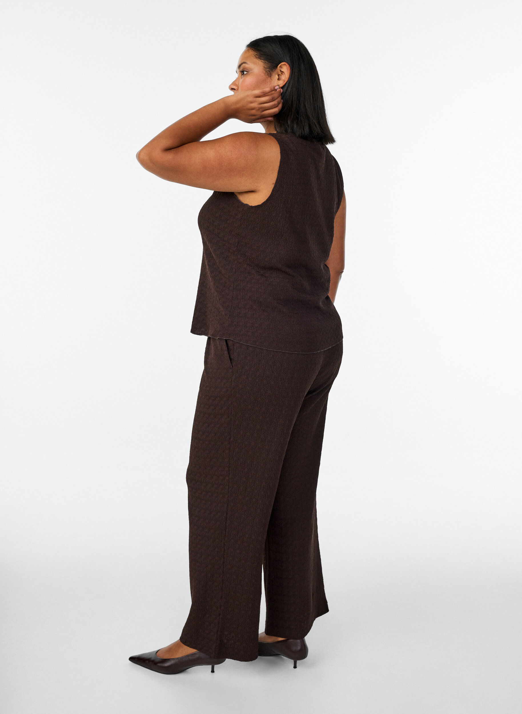 Zizzifashion Trousers with a wavy texture, Brown, Model image number 2
