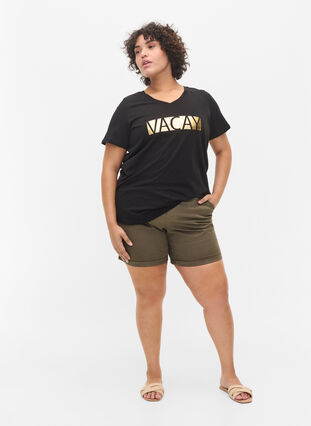 Cotton t-shirt with a v-neck, Black VACAY , Model image number 2