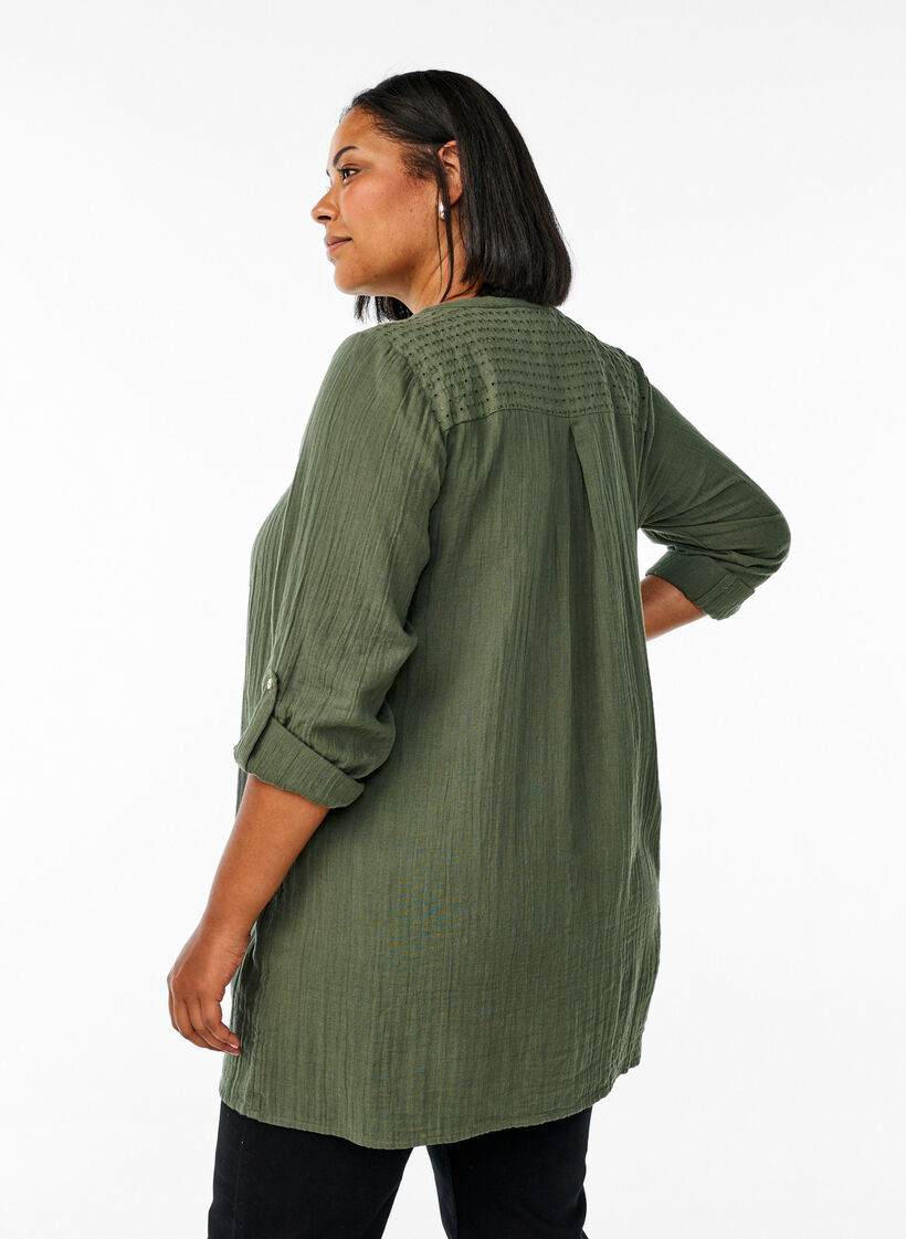 Cotton muslin tunic with broderie anglaise, Green, Model image number 2