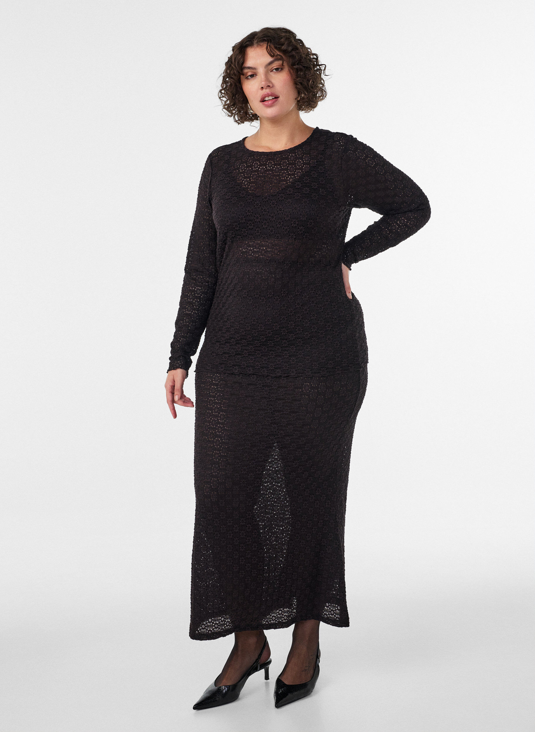 Maxi skirt with eyelet pattern, Black, Model