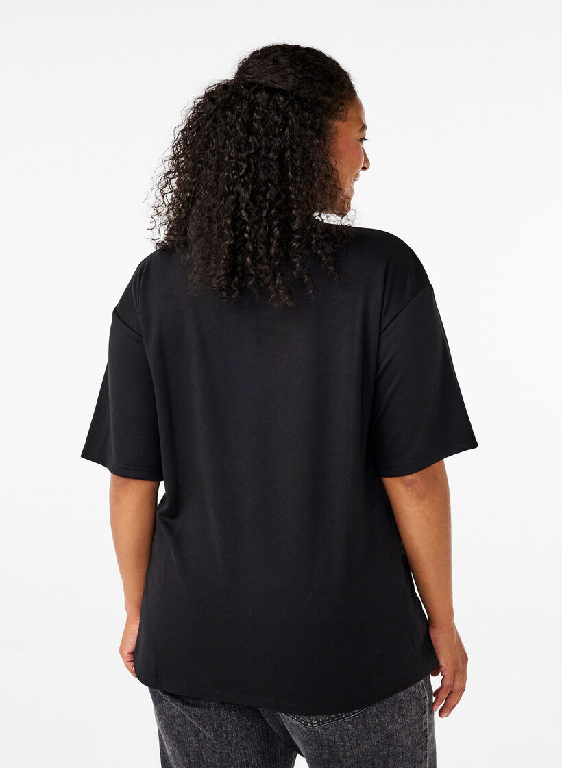 T-shirt with rhinestones and round neck, Black, Model image number 2