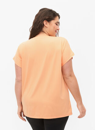 Short-sleeved training t-shirt, Apricot Nectar, Model image number 1