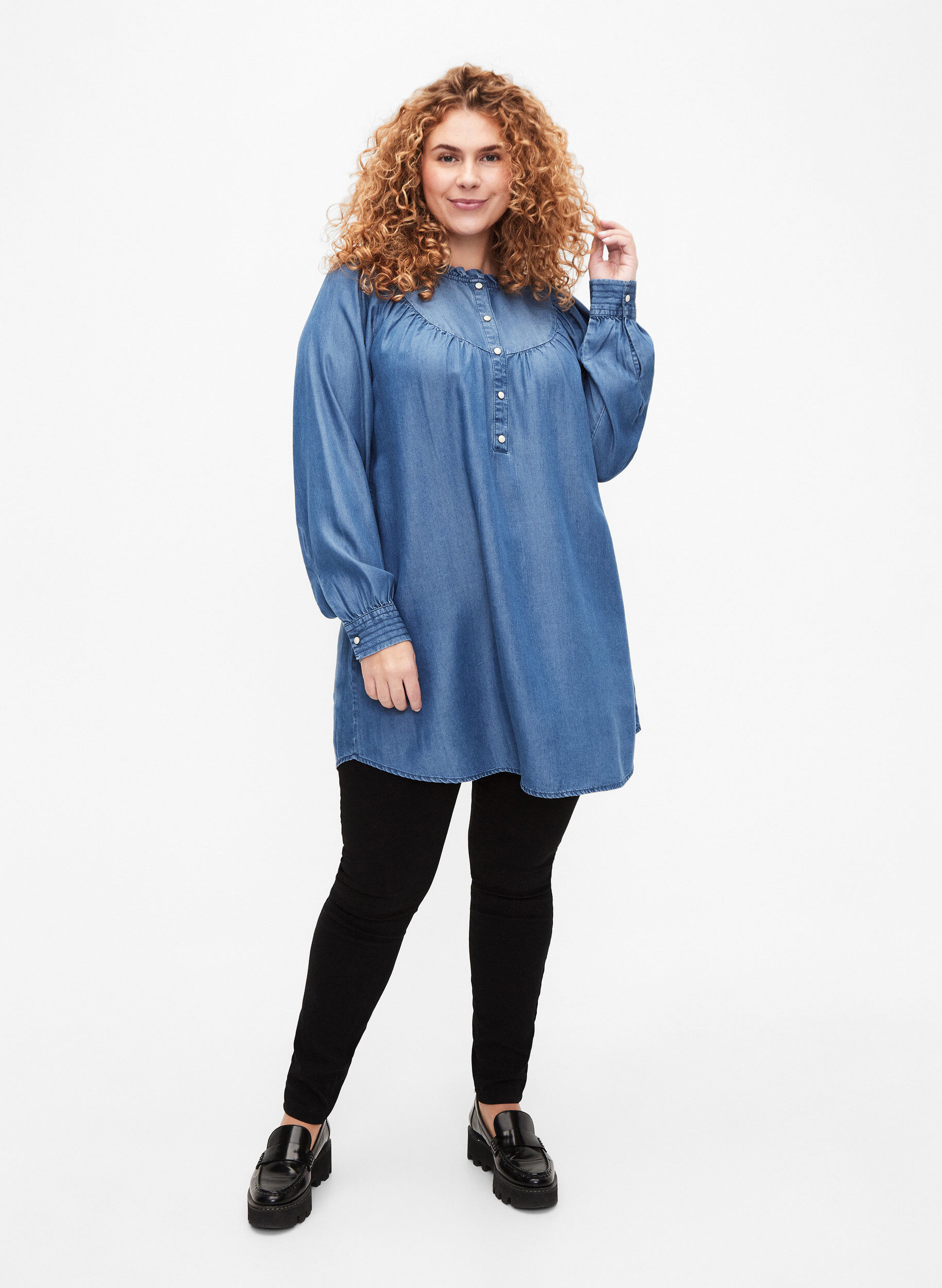 Zizzifashion Long sleeve tunic with TENCEL&trade; Lyocell, Medium Blue denim, Model image number 2