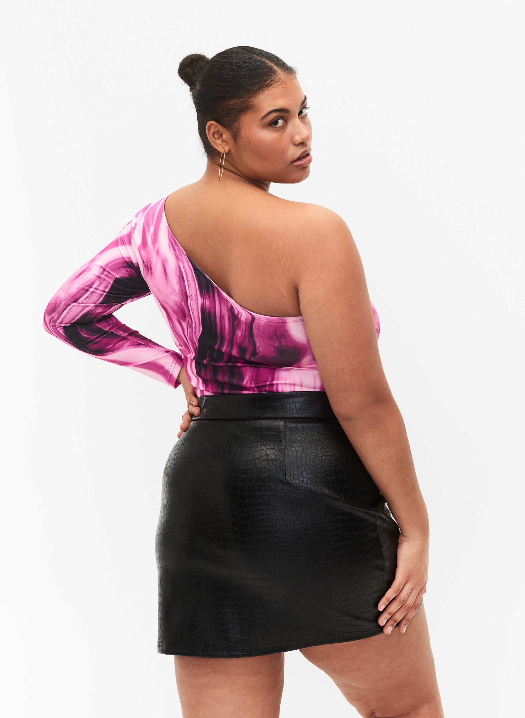 Zizzifashion Faux leather skirt with animal print, Black, Model image number 1