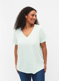 Short sleeve t-shirt with v-neckline, Honeydew, Model