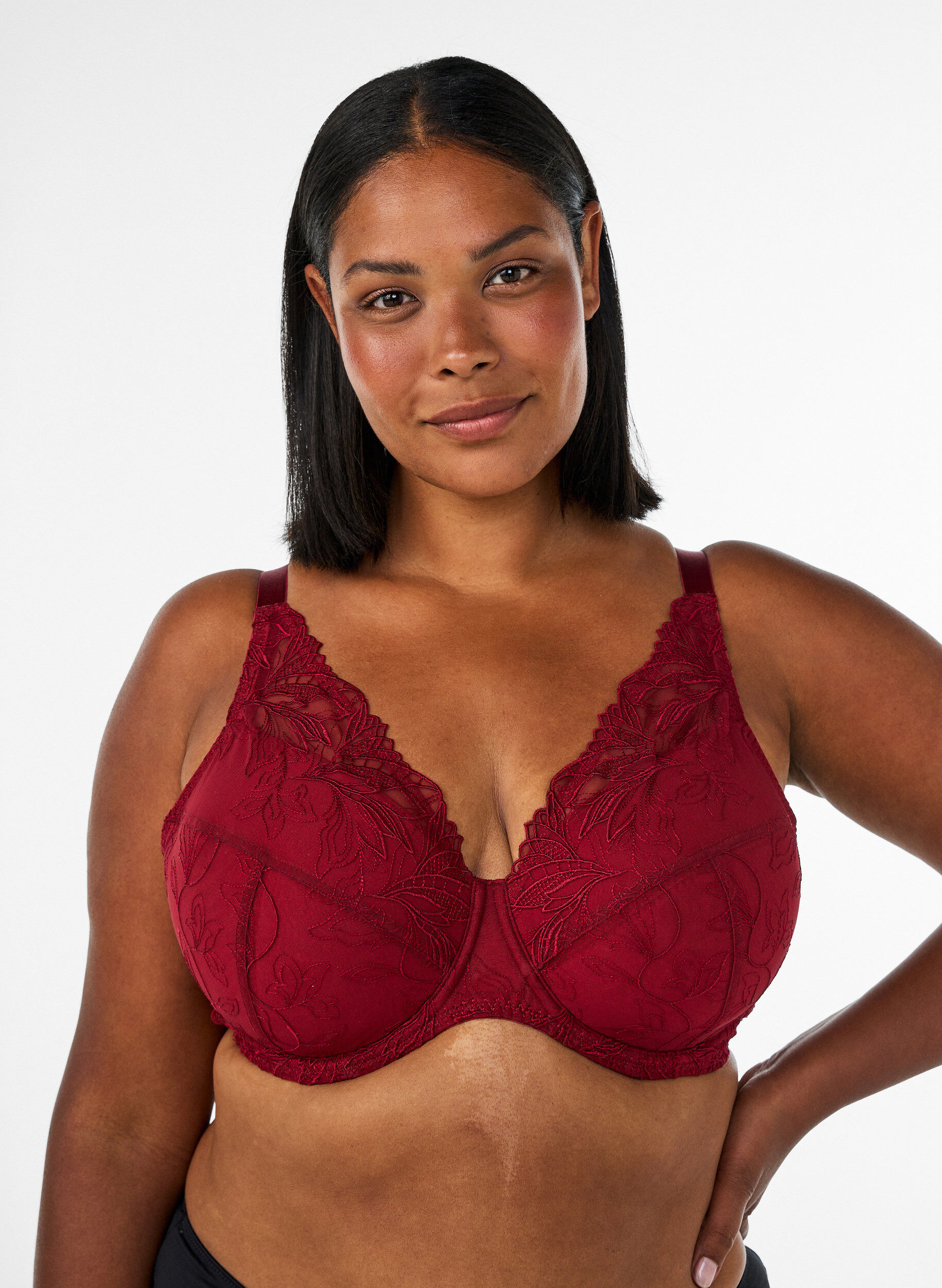 Padded lace bra with underwire, Red, Model