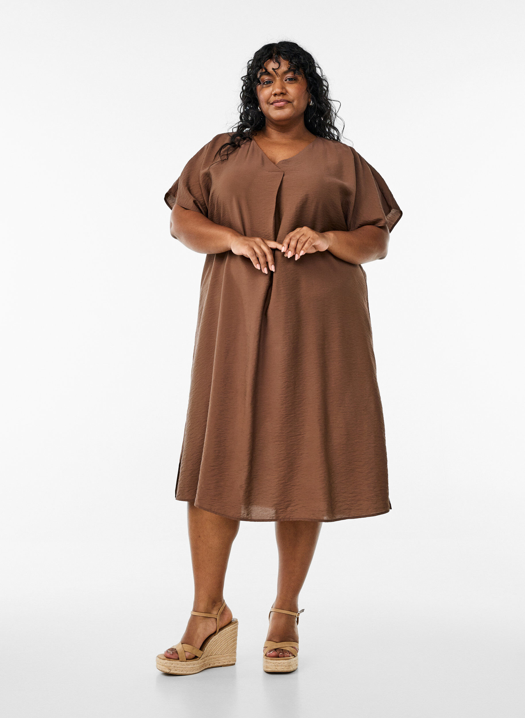 ZizzifashionV-neck dress in viscose, Brown, Model image number 1