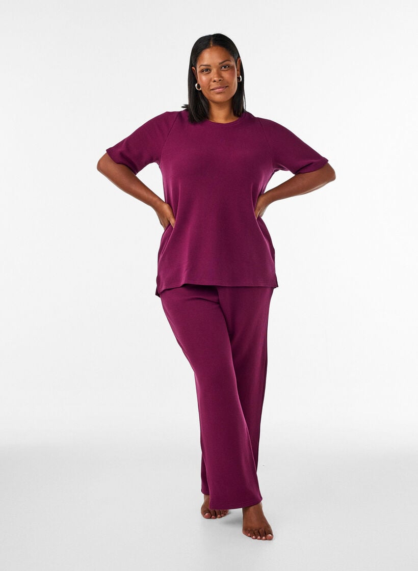 Loose trousers with texture and a high waist, Red, Model image number 0