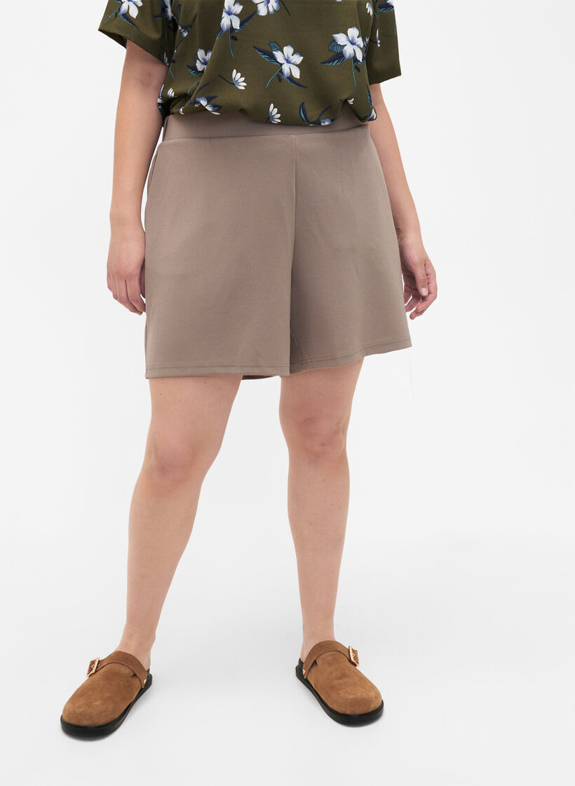 FLASH - Loose shorts with pockets, Beige, Model image number 3