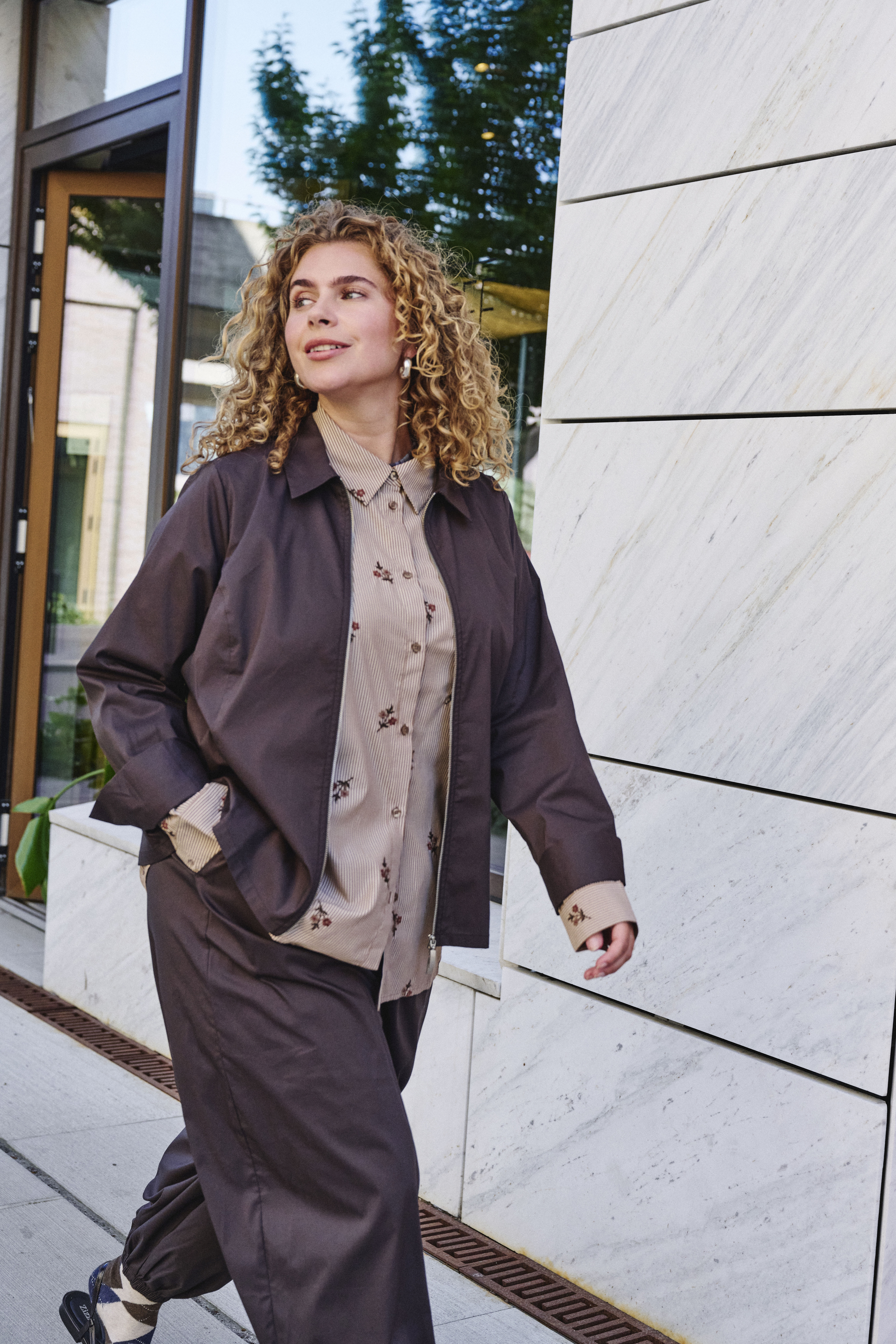 ZizzifashionRelaxed elegance in earth tones, , Model