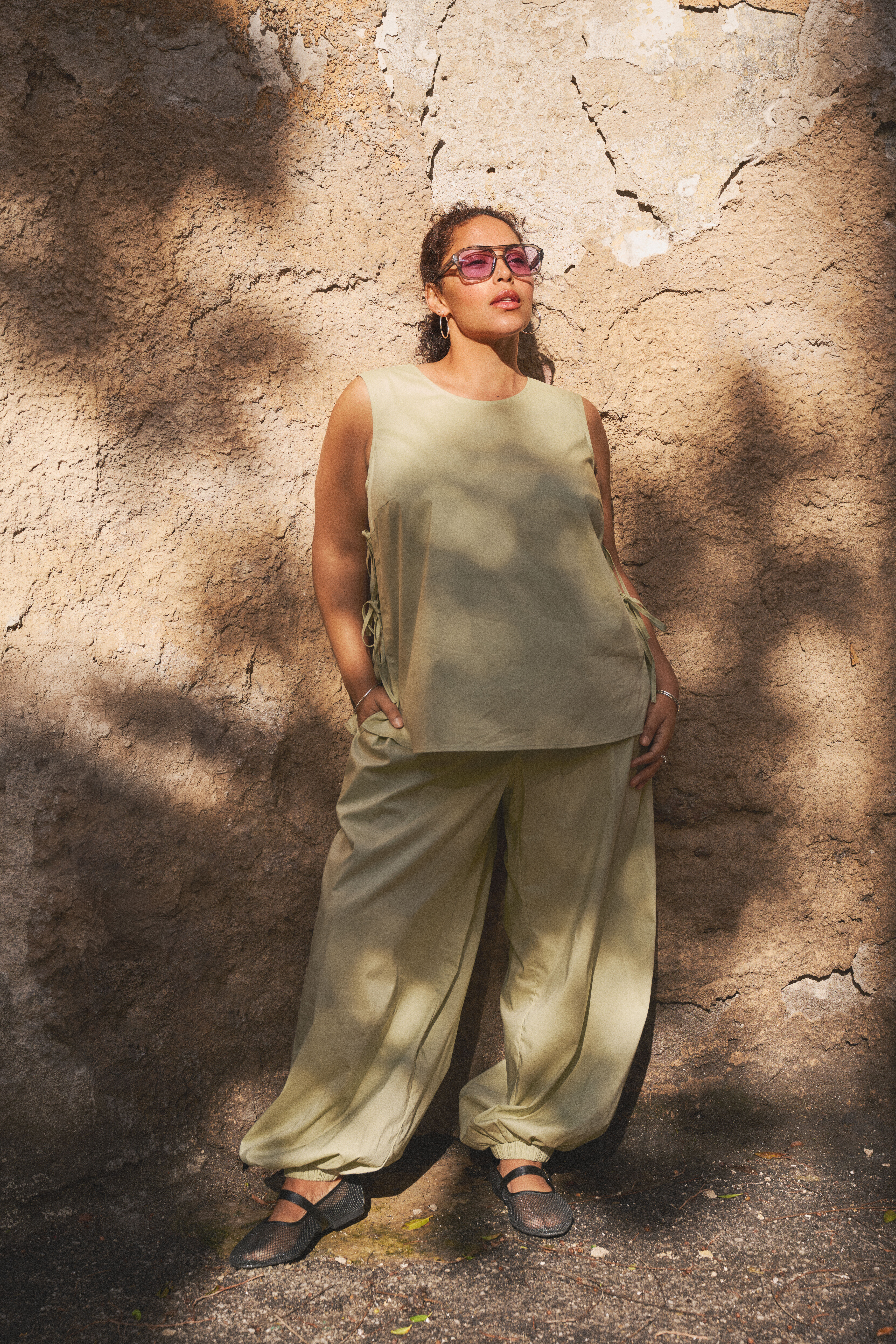 Coordinated set with balloon trousers, , Model