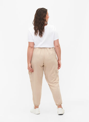 Loose cargo trousers in viscose, Oxford Tan, Model image number 1