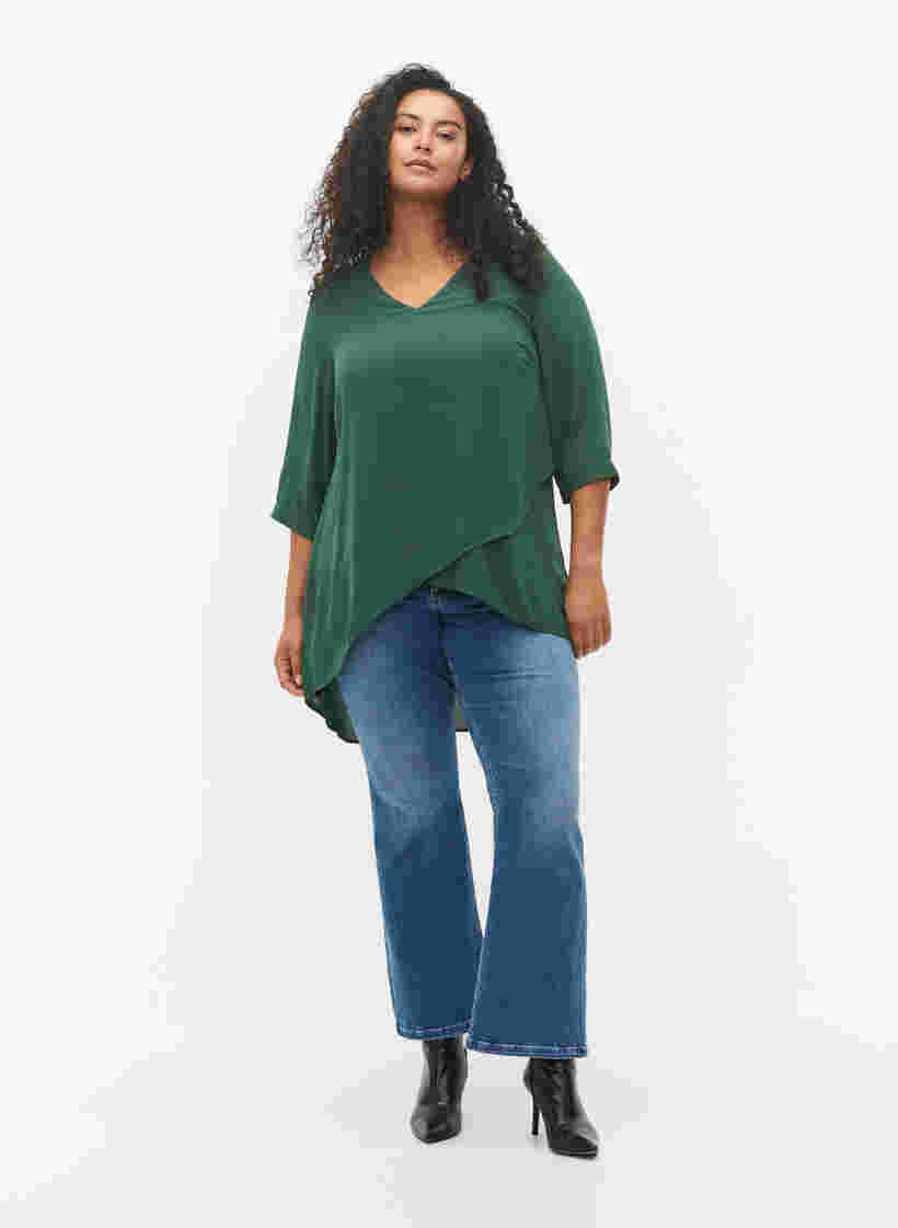 with 3/4 sleeves and v cutting, Trekking Green, Model image number 2