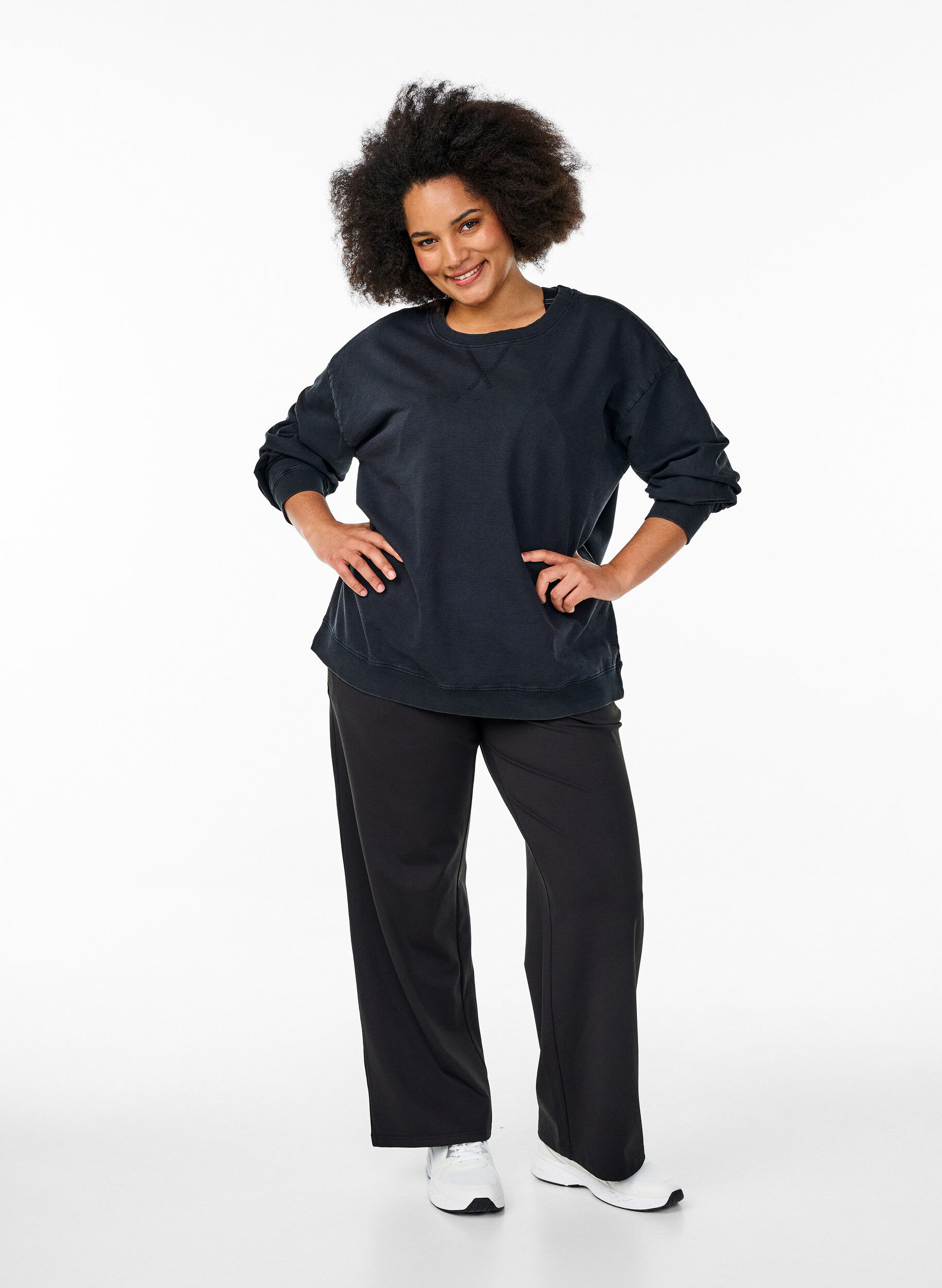 Zizzifashion Loose sweatshirt with washed look, Grey, Model image number 1