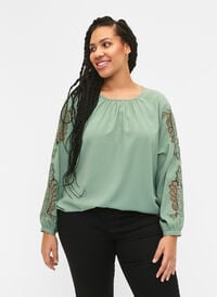 Long sleeve blouse with crochet details, Green Bay, Model