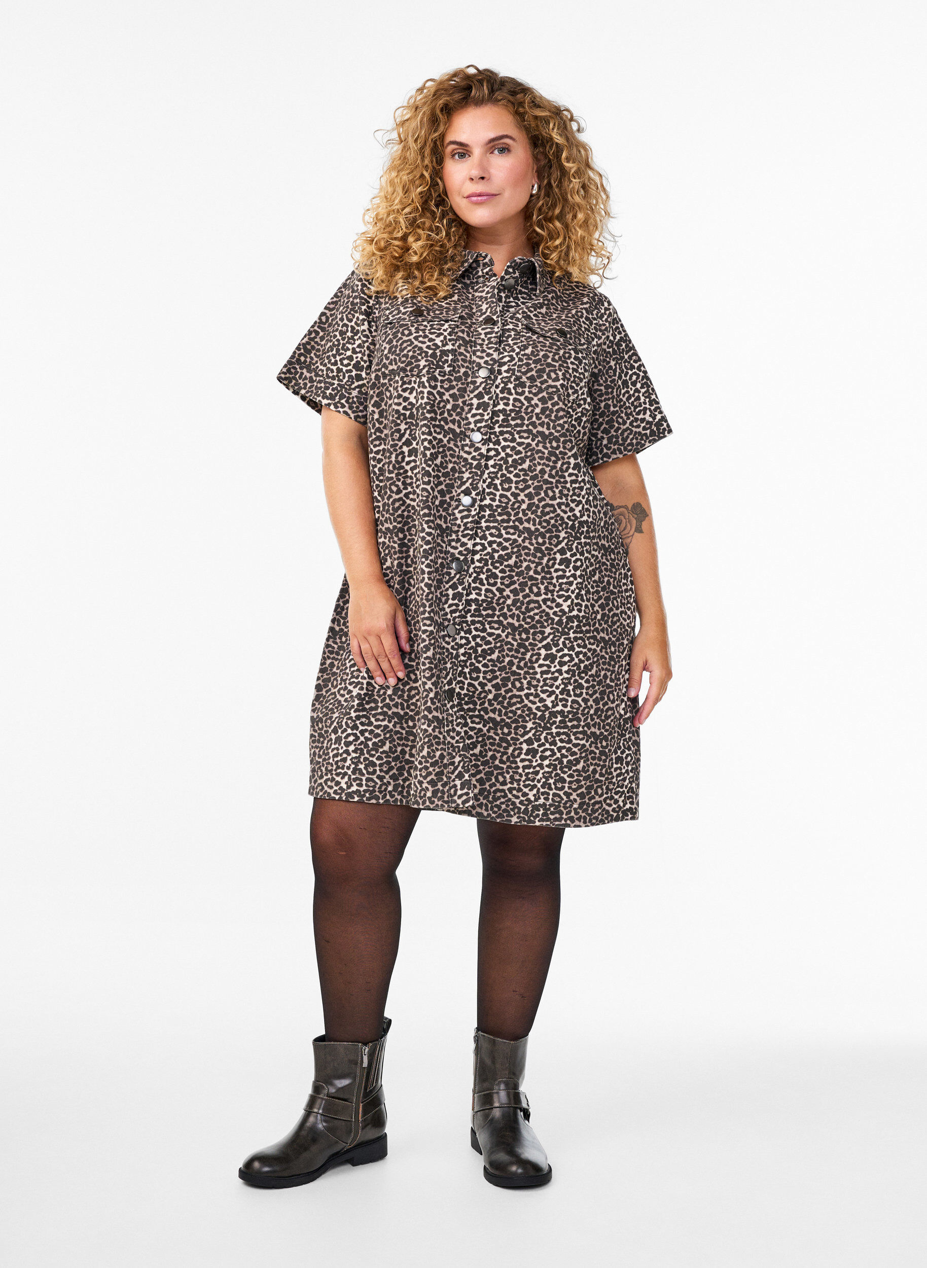 Zizzifashion Denim shirt dress with leopard print, Brown, Model image number 1