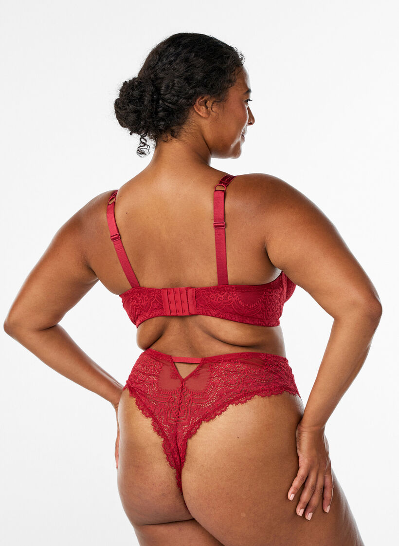 Lace thong with keyhole detail at the back, Red, Model image number 1