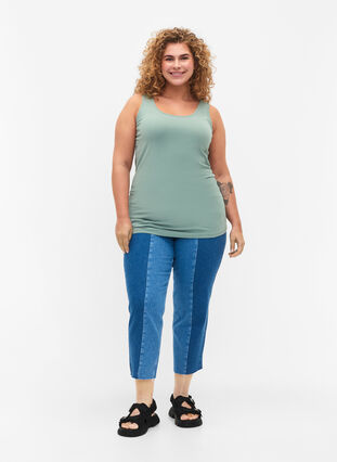 Solid color basic top in cotton, Chinois Green, Model image number 2