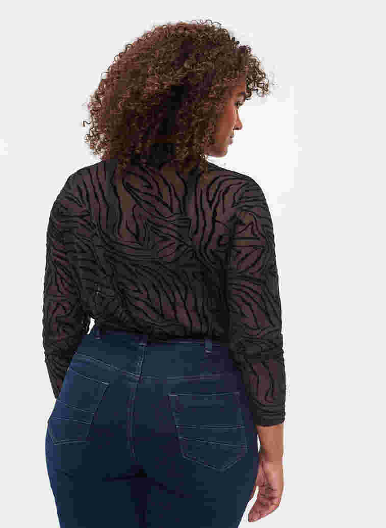 Patterned mesh top, Black Tiger AOP, Model