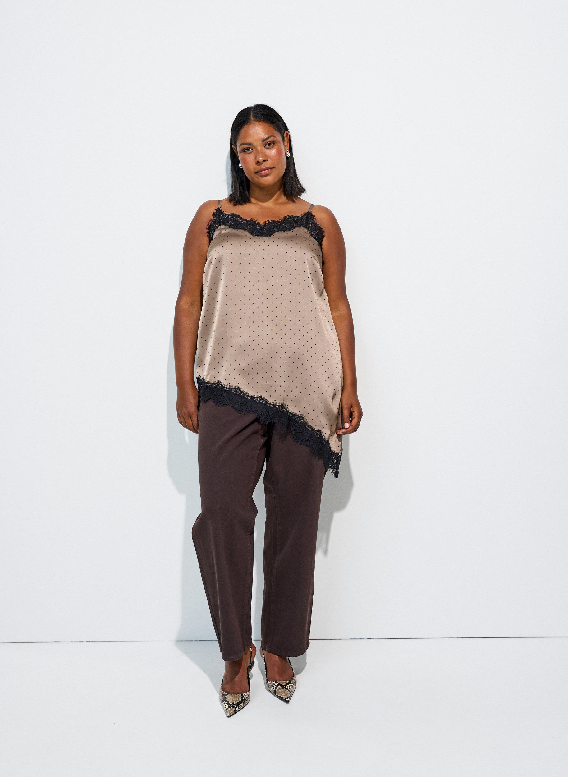 ZizzifashionStrappy top with lace and an asymmetrical hem, Beige, Model image number 1