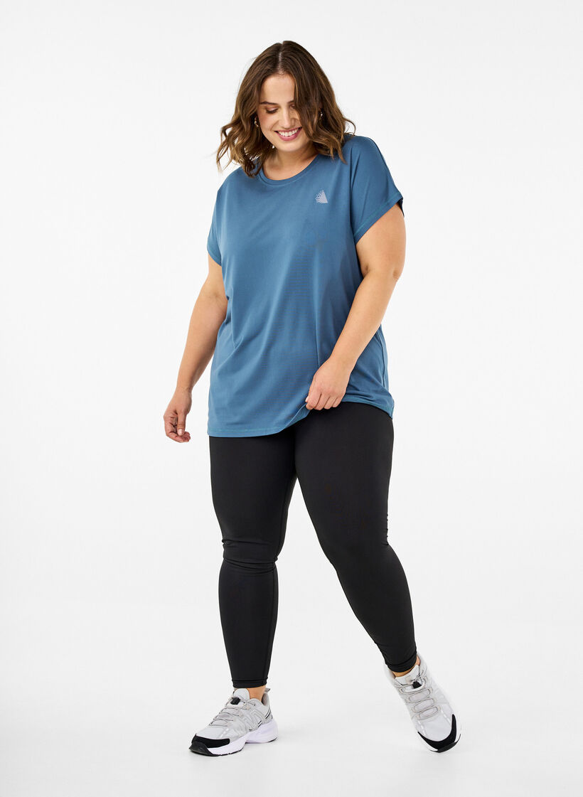 Solid-coloured workout T-shirt, Petrol, Model image number 1