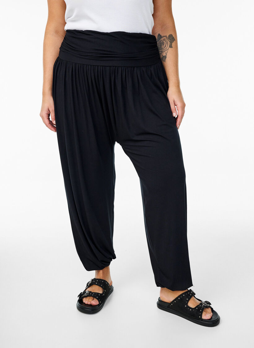 Loose-fitting harem trousers, Black, Model image number 2