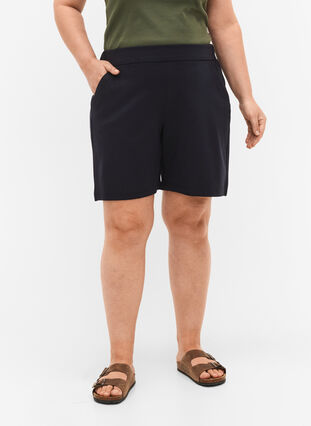 Maddison shorts with regular fit, Night Sky, Model image number 2