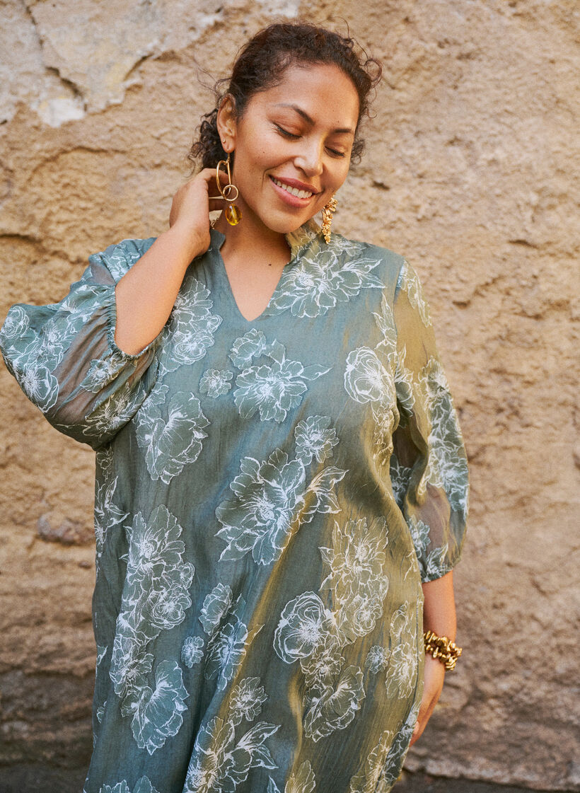 Midi dress with a floral print and sheer 3/4 sleeves, Green, Image