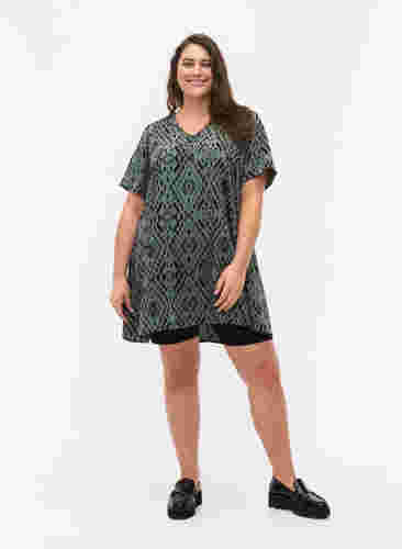 FLASH - Tunic with v neck and print, Balsam Graphic, Model image number 2