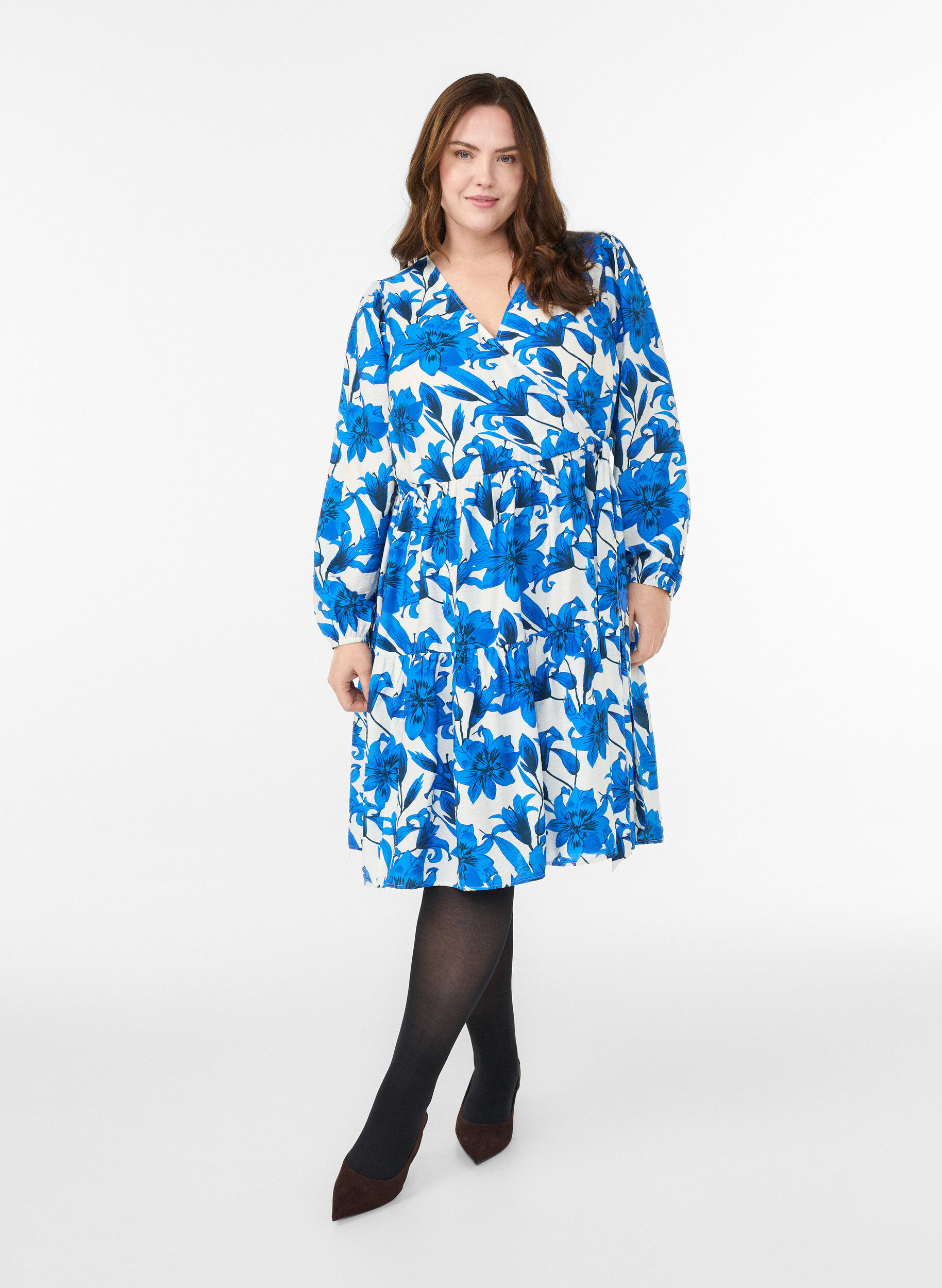 Zizzifashion Floral wrap dress with tie belt, Vanilla, Model image number 1