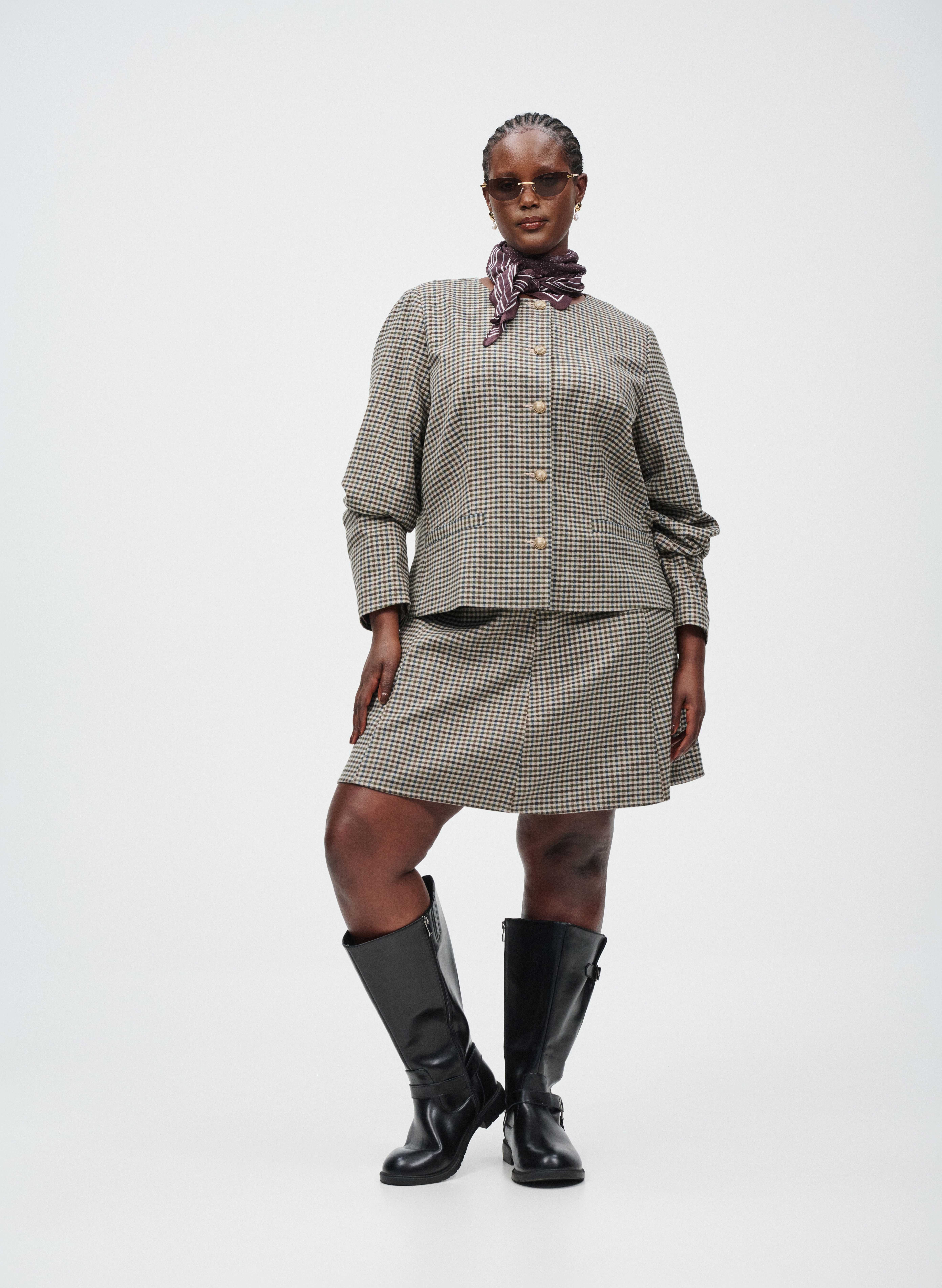 Matching set with details, , Model