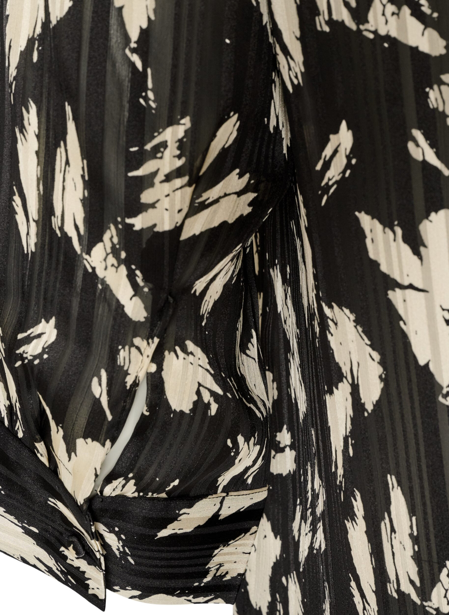 ZizzifashionPatterned shirt with a stand-up collar and 3/4-sleeves, Black, Packshot image number 3