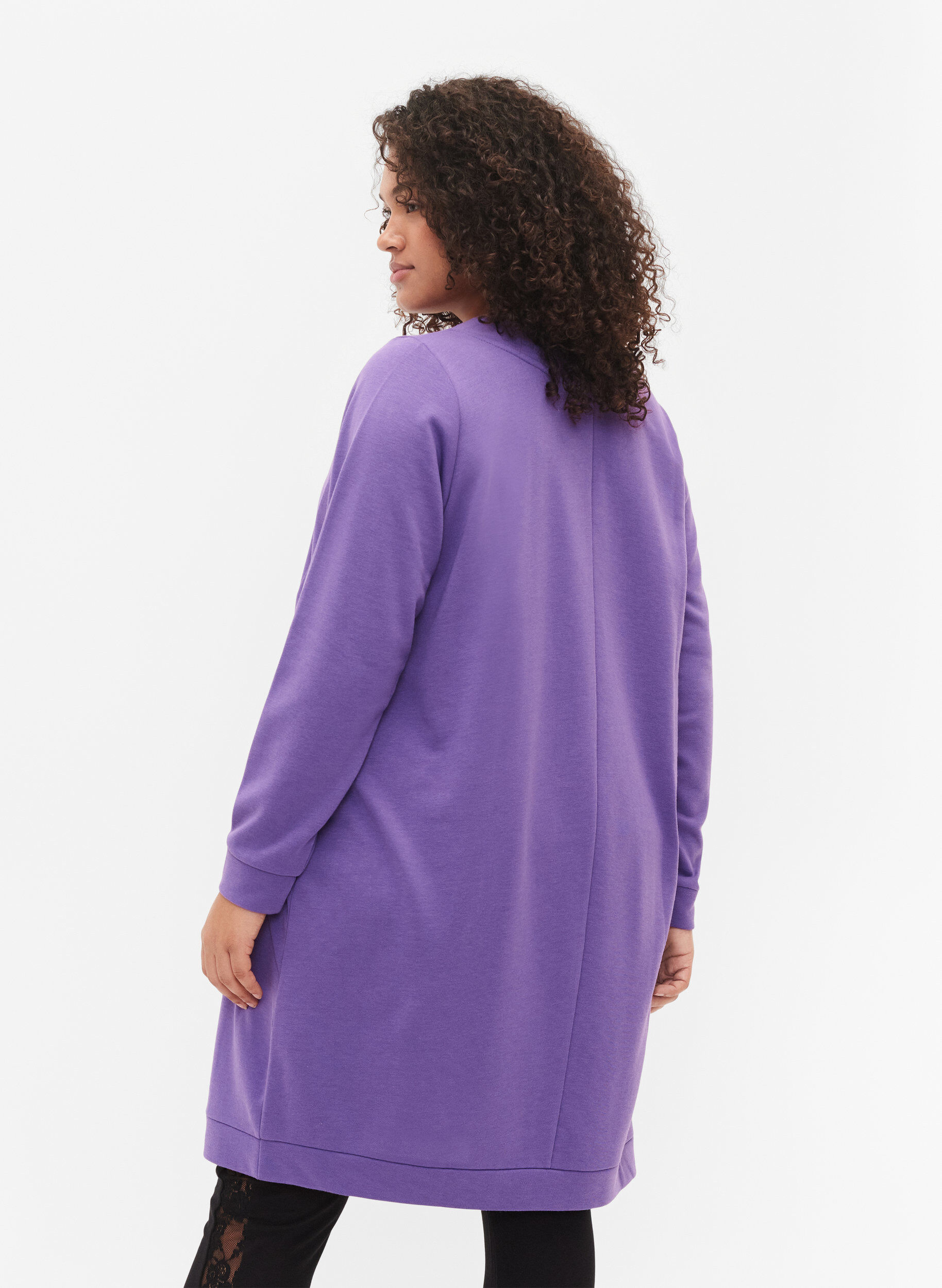 Zizzifashion Sweatshirt dress with v-neckline, Deep Lavender, Model image number 1