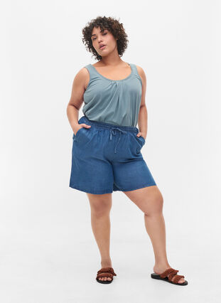 Loose shorts with drawstring and pockets, Blue denim, Model image number 2