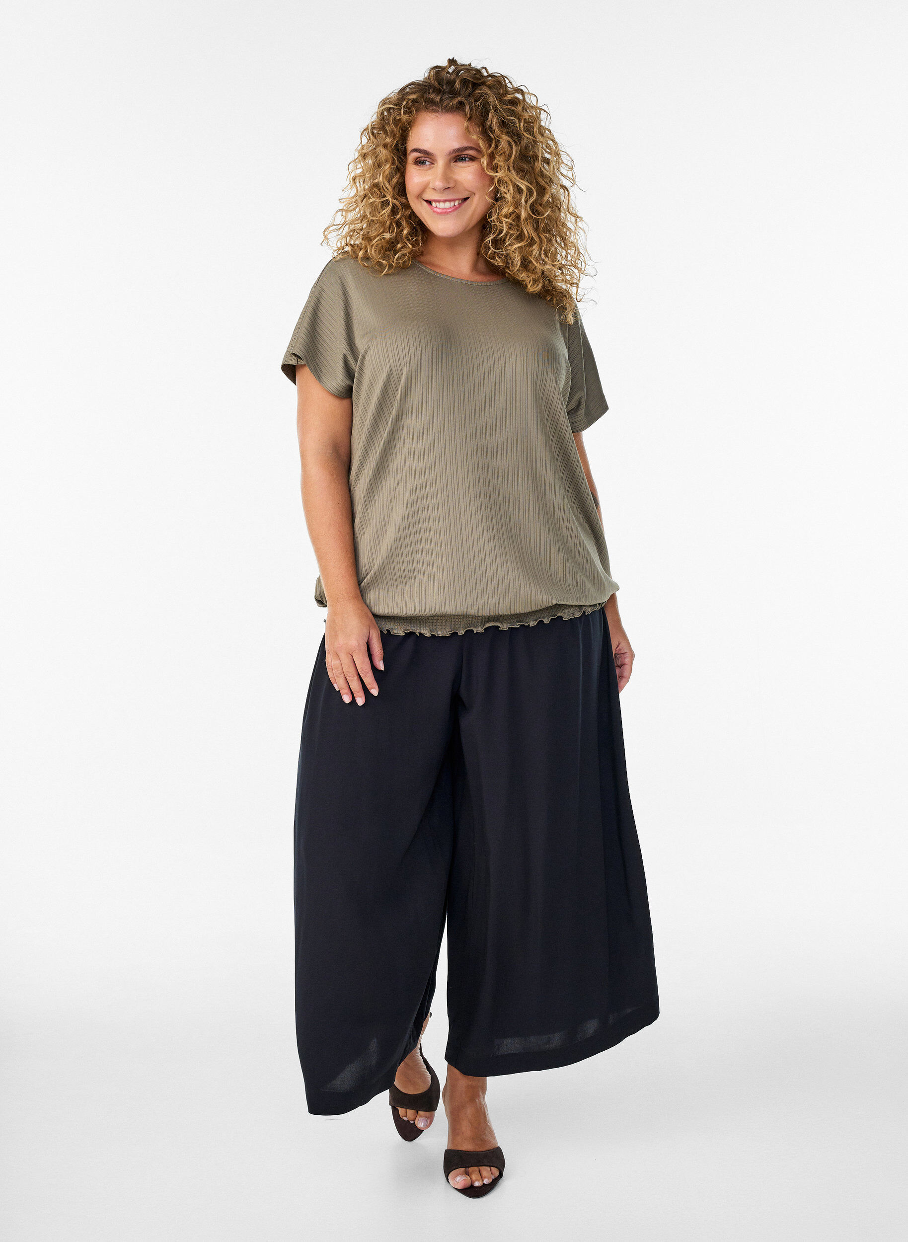 ZizzifashionCulottes in viscose with a high waist and wide legs, Black, Model image number 0