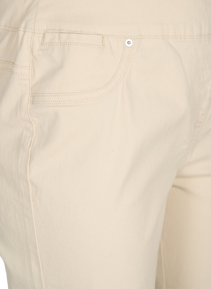 Close-fitting shorts with back pockets, Fog, Packshot image number 2