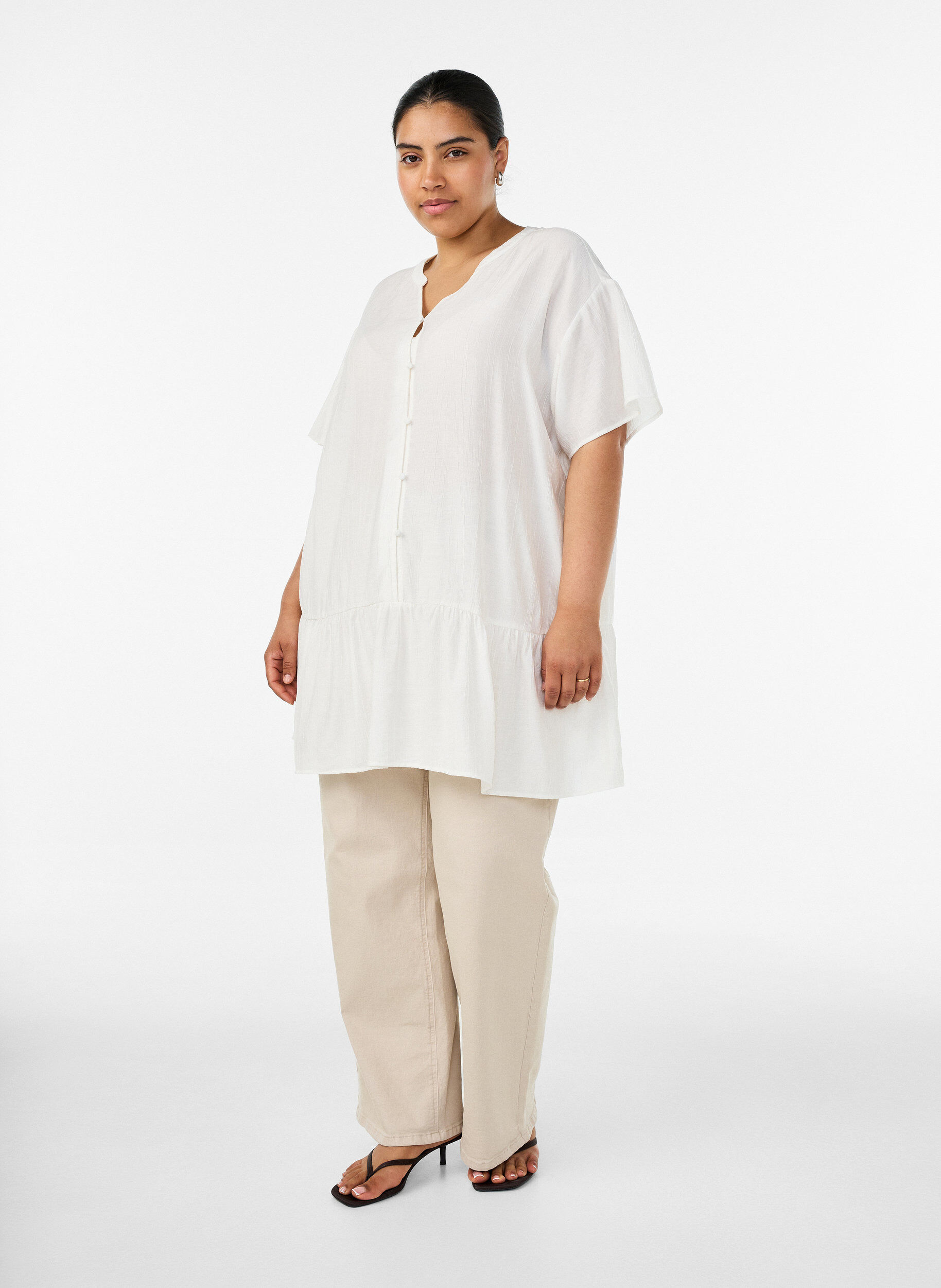 ZizzifashionLoose tunic with crinkled texture and ruffle hem, Vanilla, Model image number 1