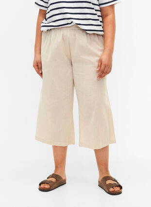 7/8 trousers in cotton blend with linen, Sandshell, Model image number 2