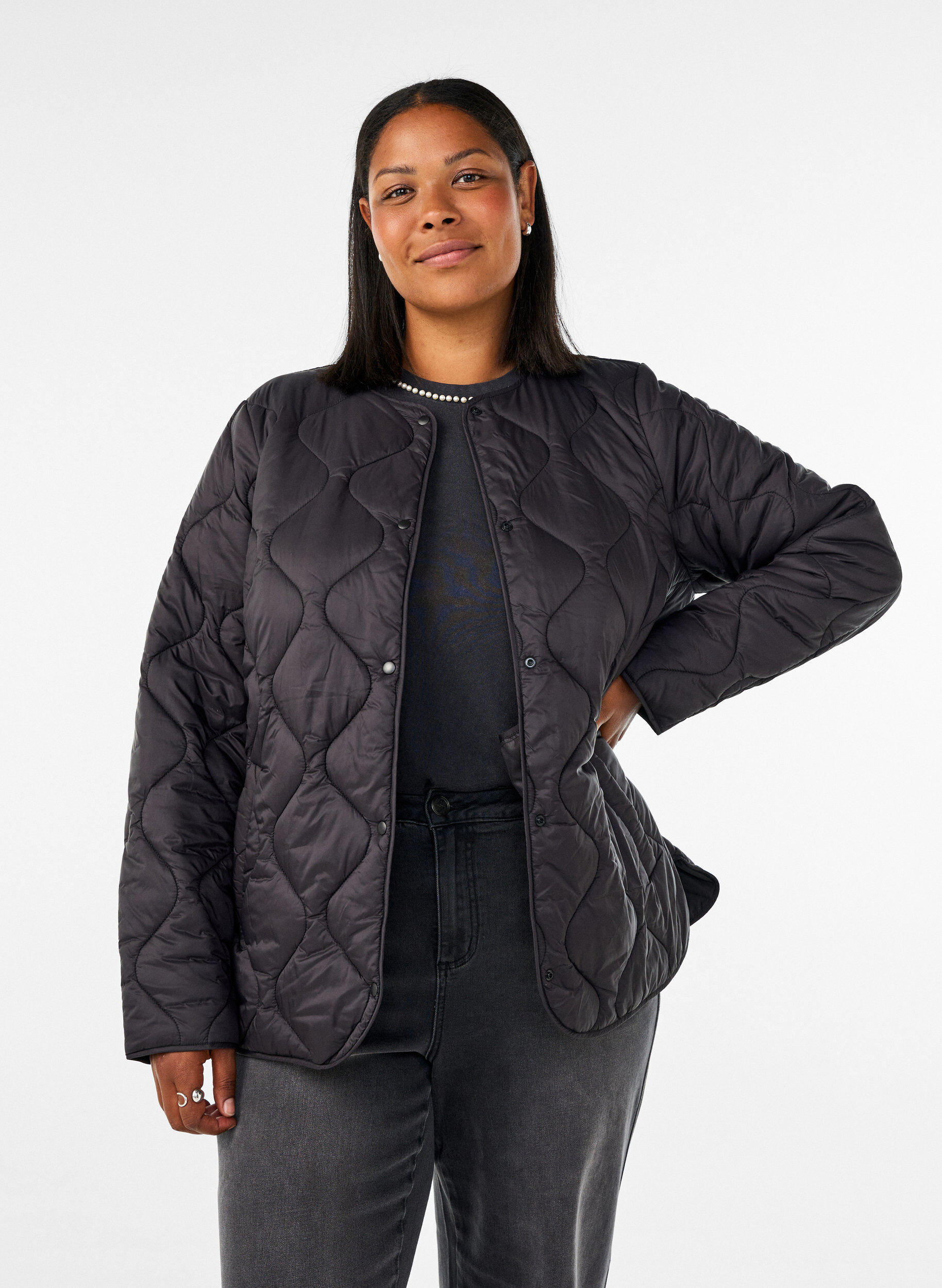 Quilted jacket with press studs and round neck, Black, Model