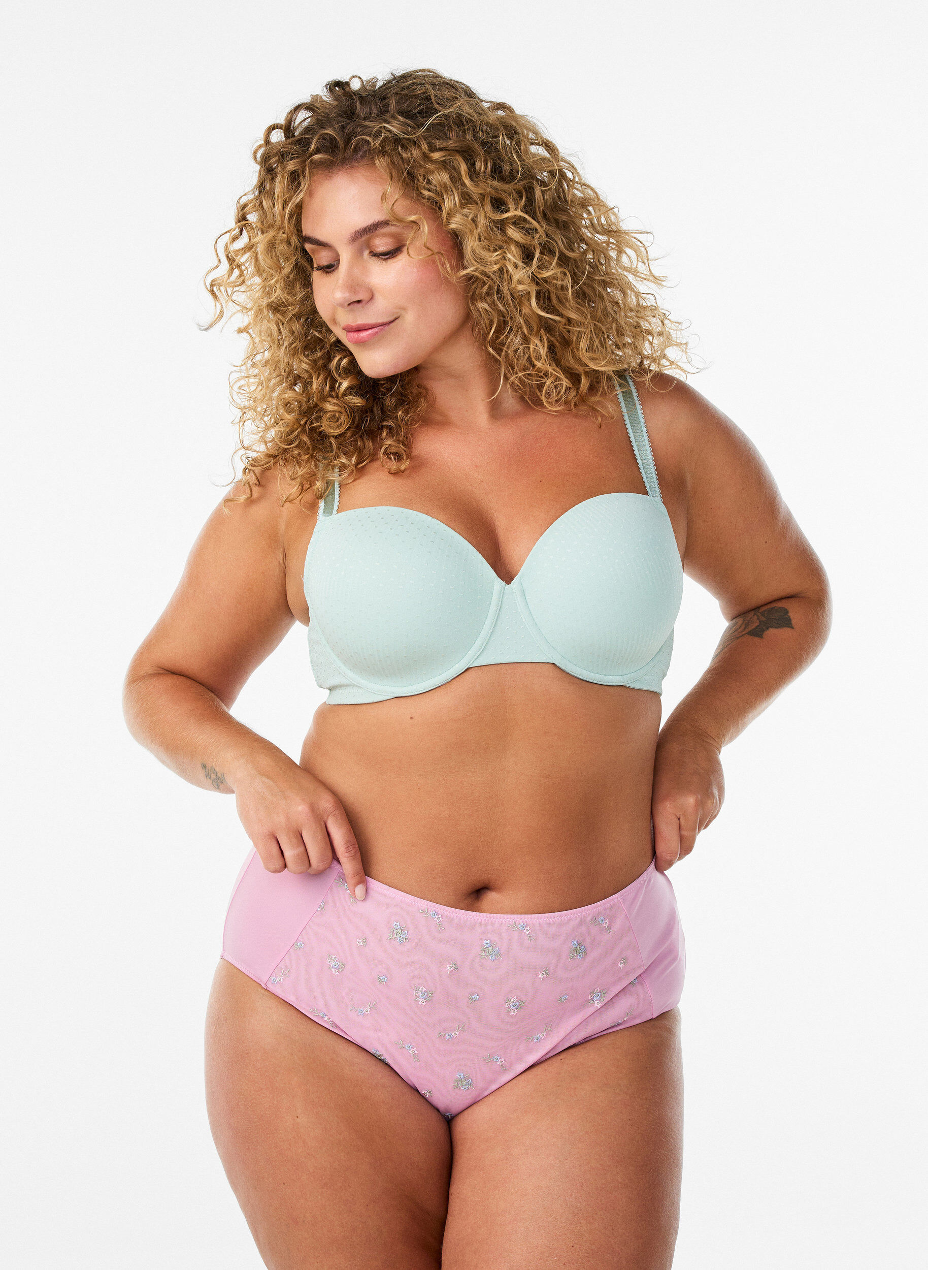ZizzifashionMoulded microfibre bra with a dobby texture, Green, Model image number 1