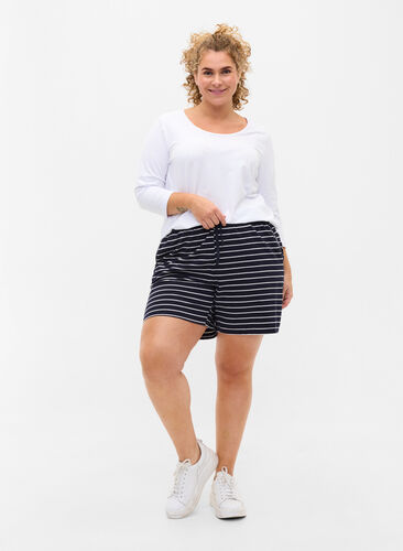 Cotton shorts with pockets, Blue Stripe, Model image number 0