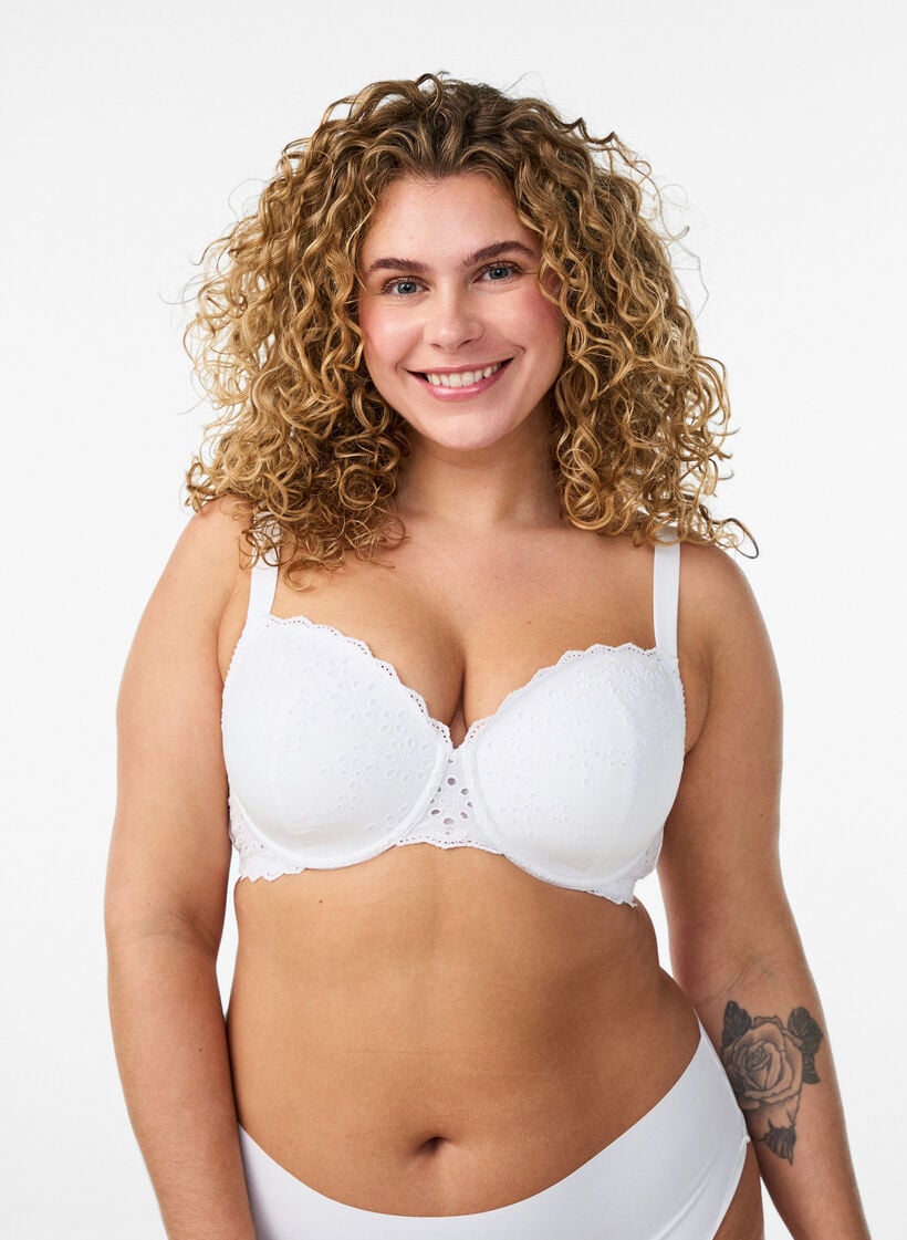 Moulded bra with broderie anglaise, White, Model image number 0