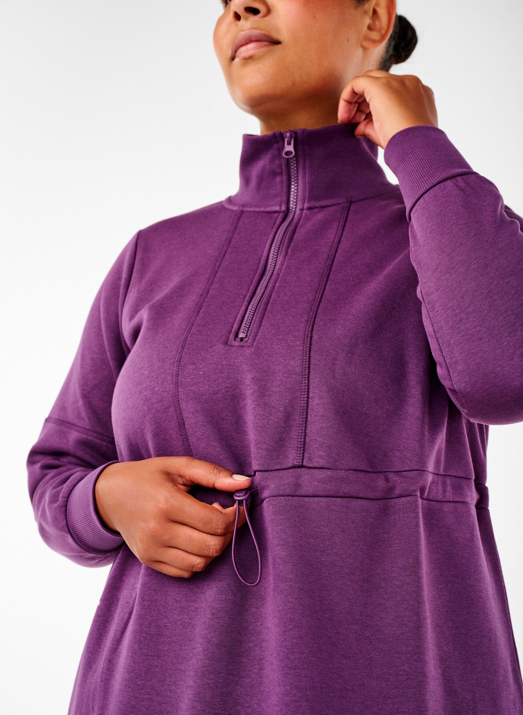 Zizzifashion Short sweatshirt dress with a high neck and adjustable waist, Deep Purple, Model image number 2