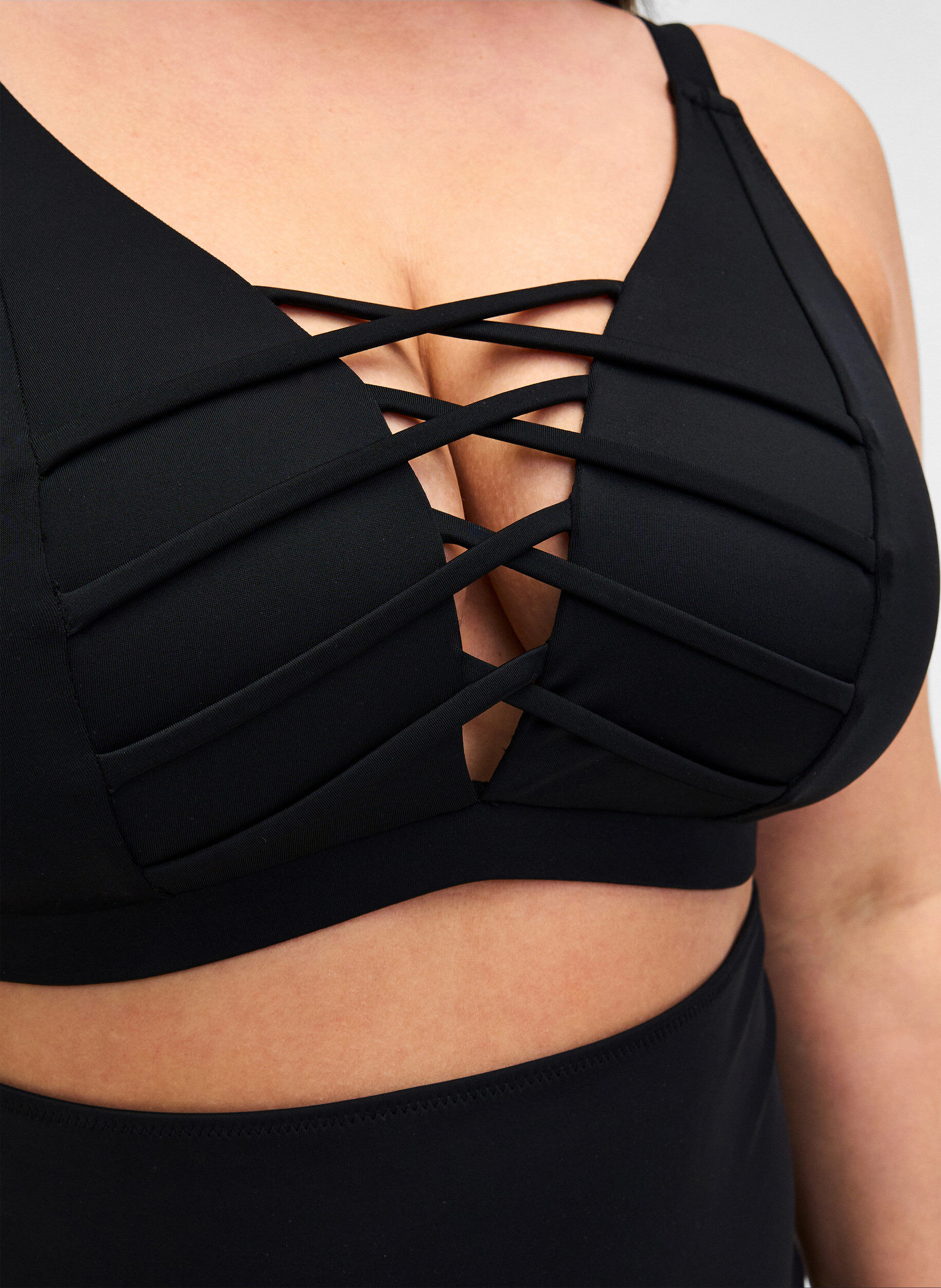 Zizzifashion Bikini top, Black, Model image number 3