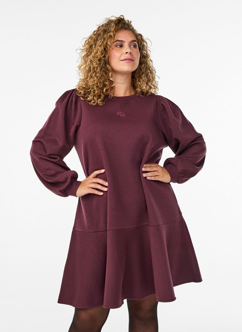 Short sweat dress with ruffle detail, Dark Bordeaux, Model image number 0