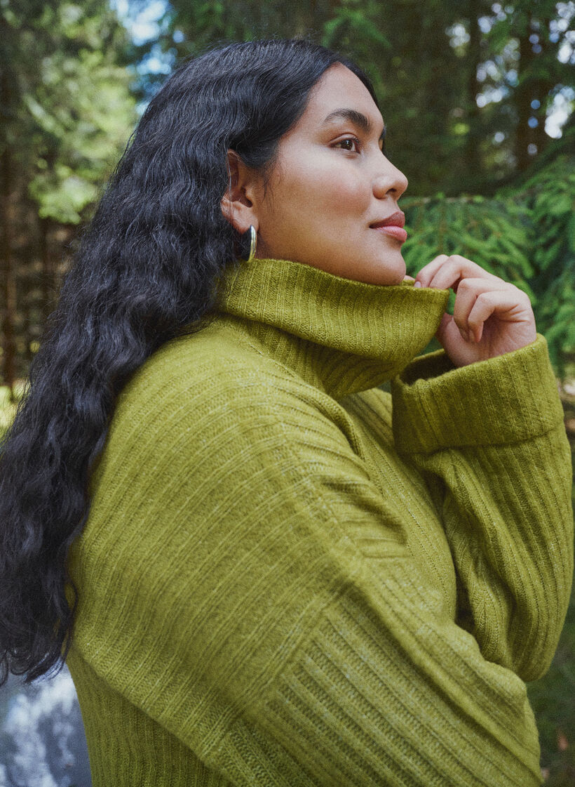 Knitted top with turtleneck, Green, Image image number 0