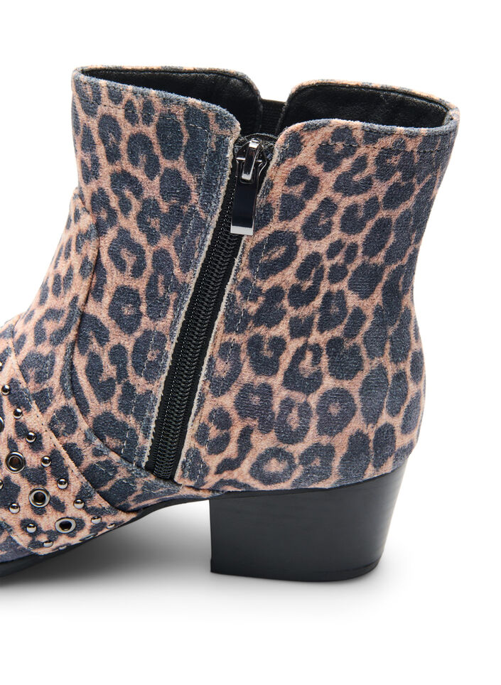 Wide fit - Leopard print ankle boot with buckle and studs, Brown, Packshot