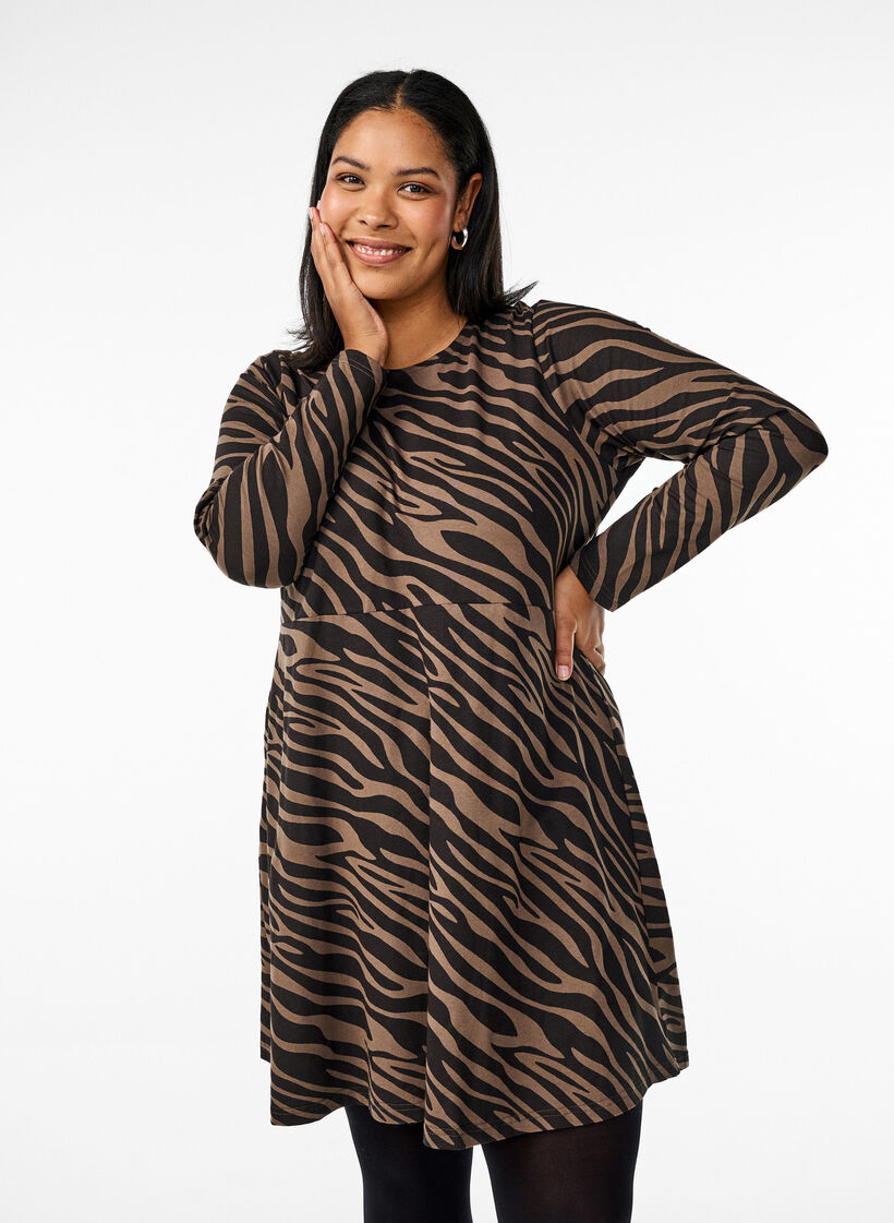 Long-sleeved dress with round neck and zebra print, Walnut Zebra, Model image number 0
