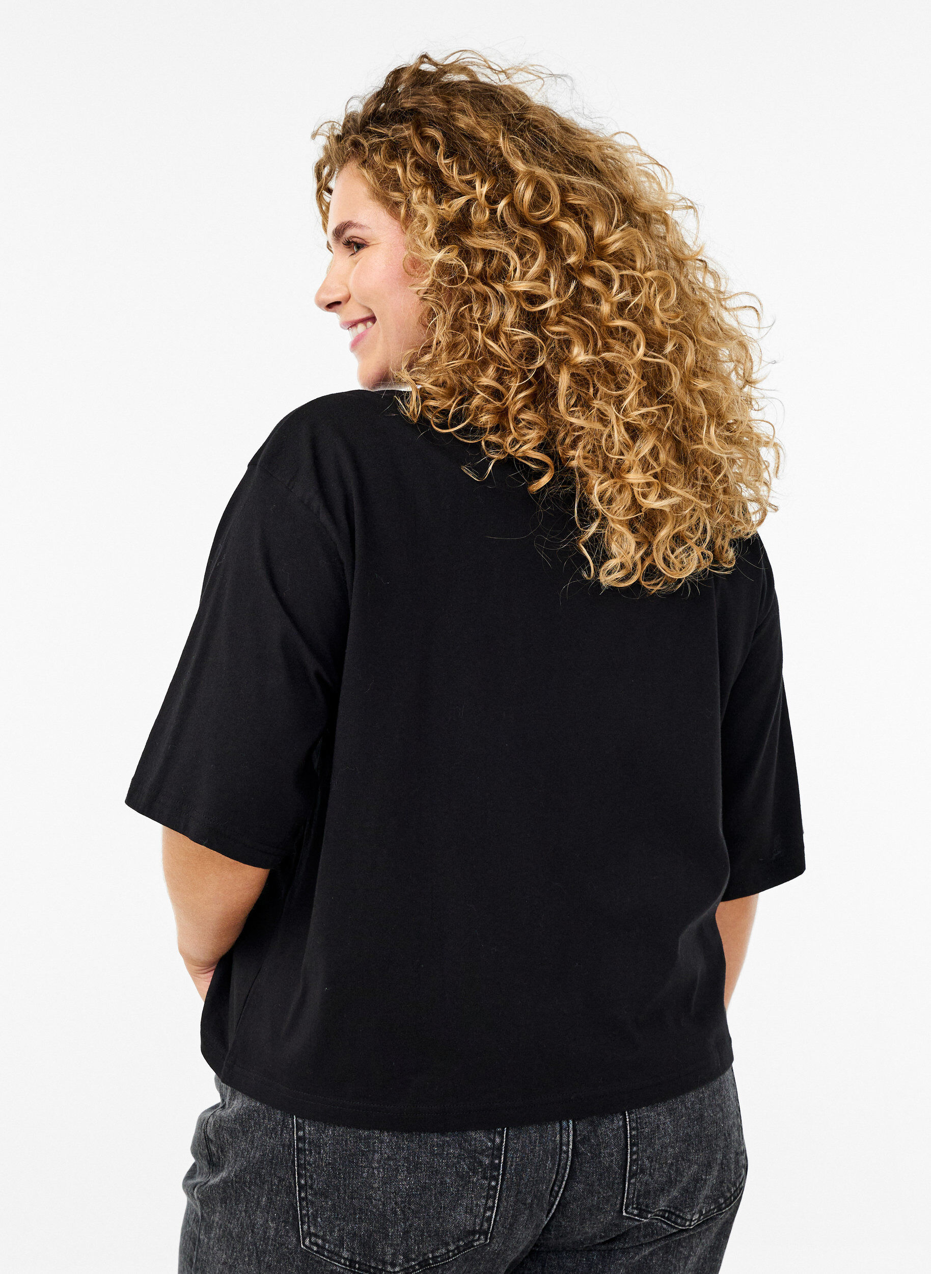 Zizzifashion Boxy T-shirt in organic cotton, Black, Model image number 2
