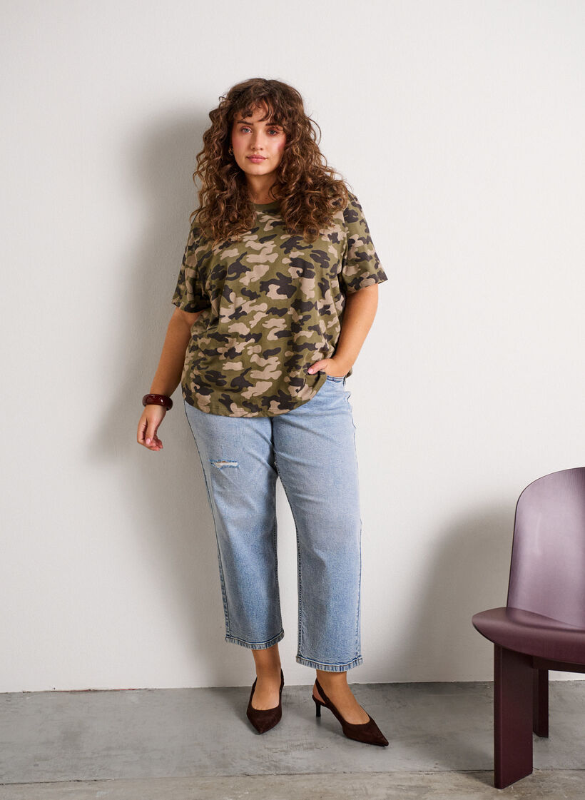 Cropped Vera jeans with distress detail, Light Blue, Model image number 0